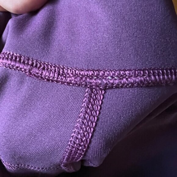 Lululemon  * HOT LIKE AGNI  Tight leggings Mesh EUC  Darkest Magenta Purple  8 - Picture 14 of 14